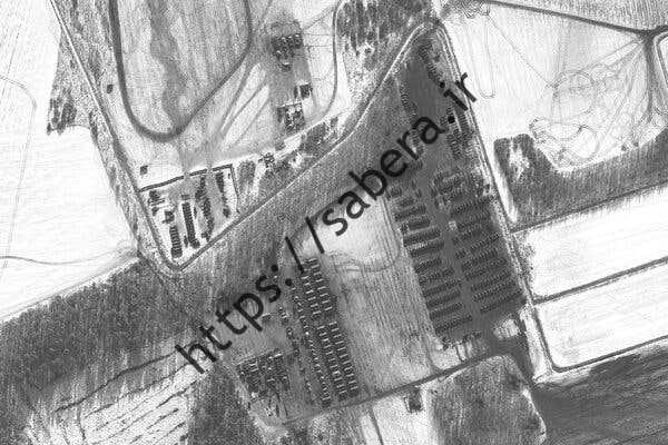 یک تصویر ماهواره ای استقرار یک منطقه اسکان نیروها و وسایل نقلیه نظامی در Rechitsa بلاروس را در این هفته نشان می دهد.